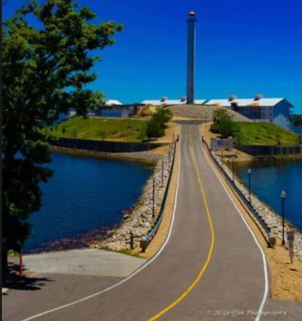 Road off the island 