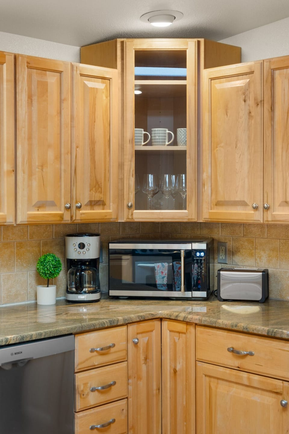 Kitchen (Coffee Machine, Oven, Toaster)