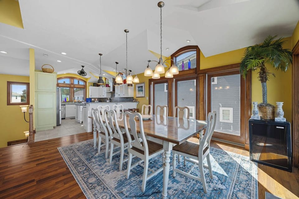 Top-Level Dining Room with Table (seats 9)