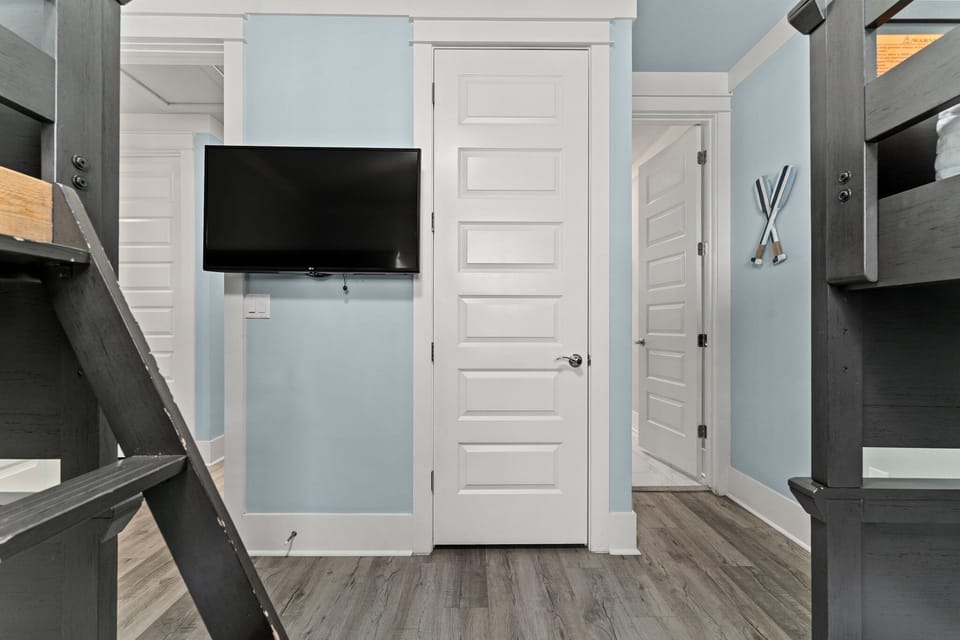 Third Floor Bunk Room - En-suite Bathroom