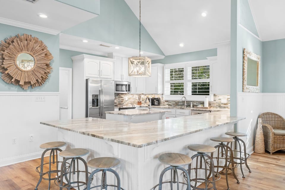 Chef's Kitchen - Seating for 7