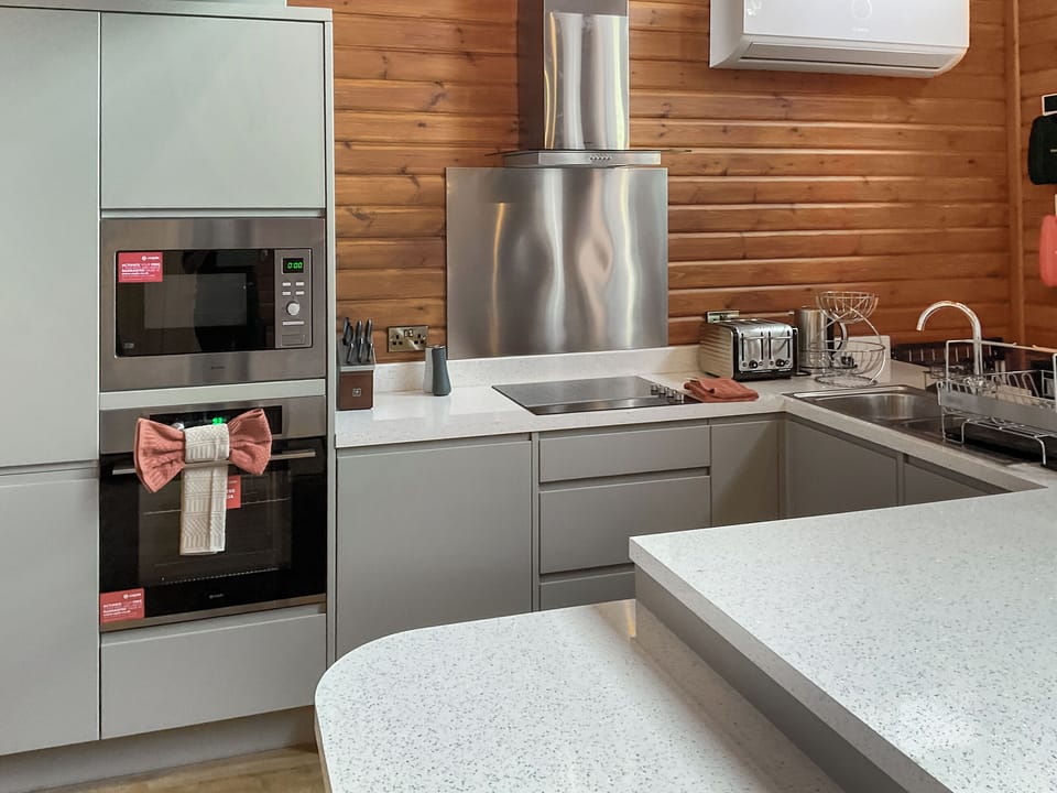 Kitchen | Centilen Pedr - Daffodil - Nantsidyll Holidays & Spa, Nansidyll