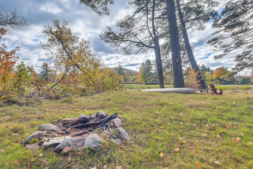 Private Yard | Wood-Burning Fire Pit | Arrowhead Mountain Lake On-Site | Canoe