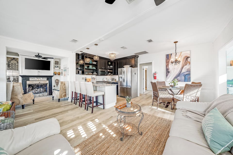 Living Room | Central A/C & Heat | Free WiFi