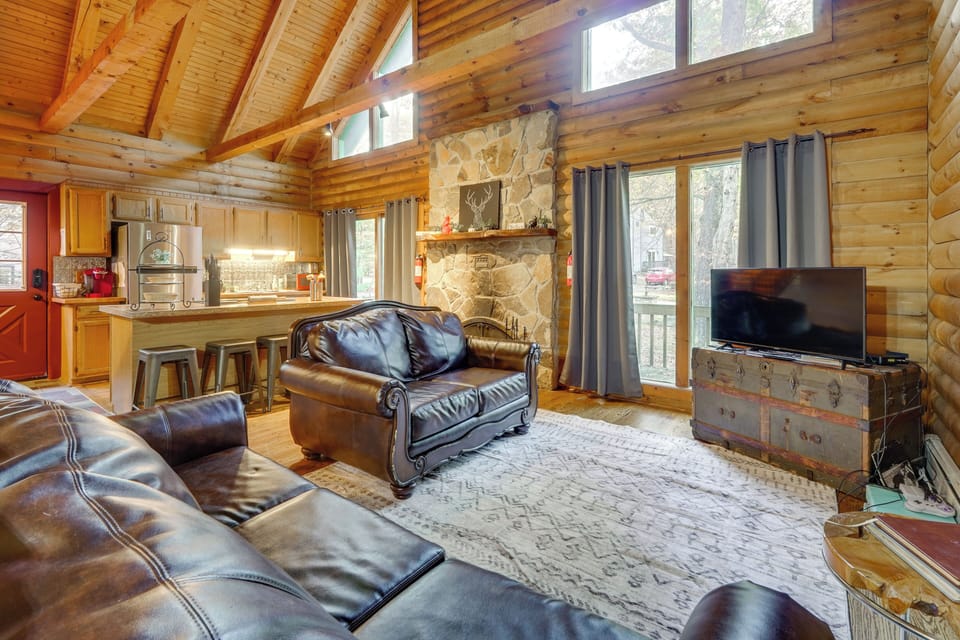 Living Room | Smart TV | Free WiFi | 1st Floor