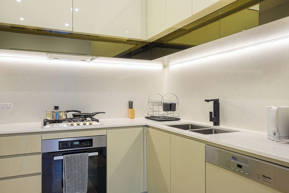 Full kitchen