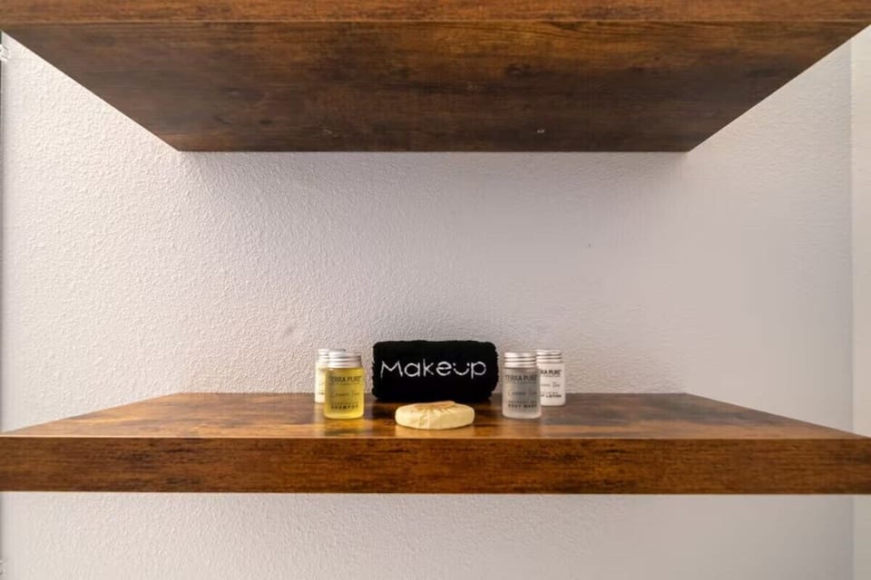 Bathroom amenities