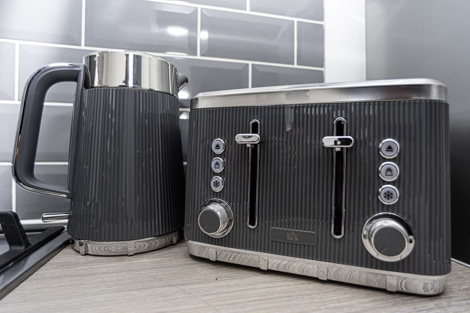 Everything guests need for quick breakfasts and hot drinks throughout their stay.