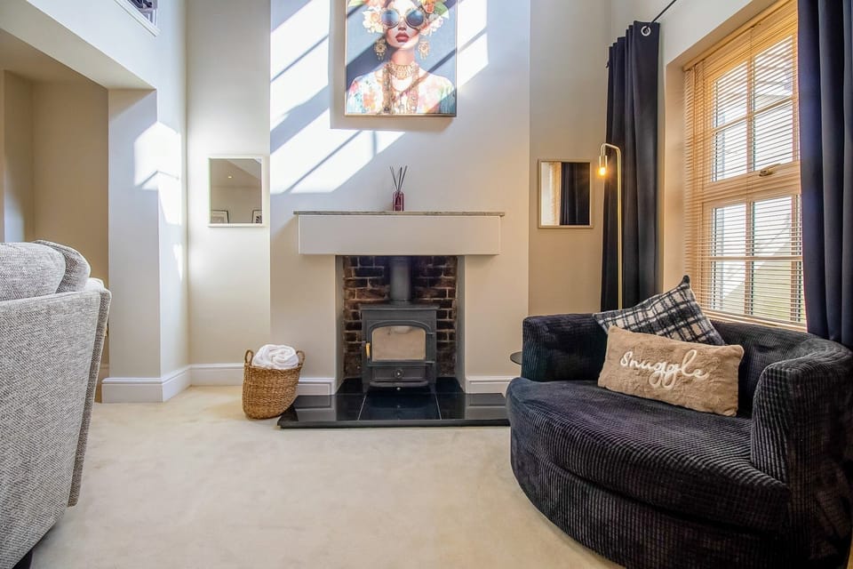 Living Room / Lounge