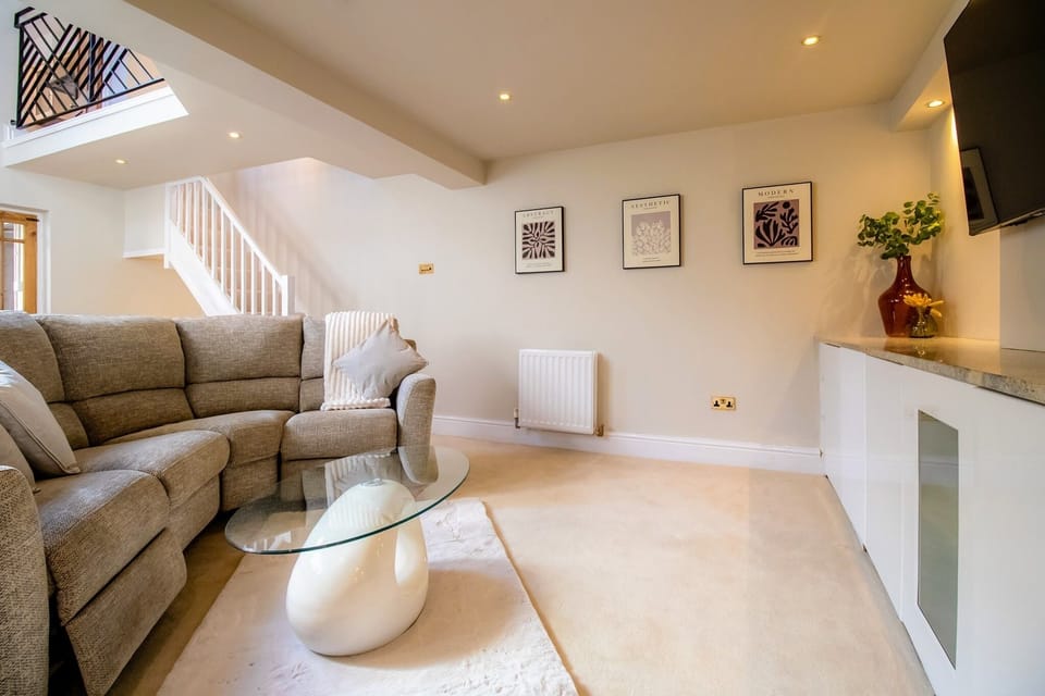 Living Room / Lounge