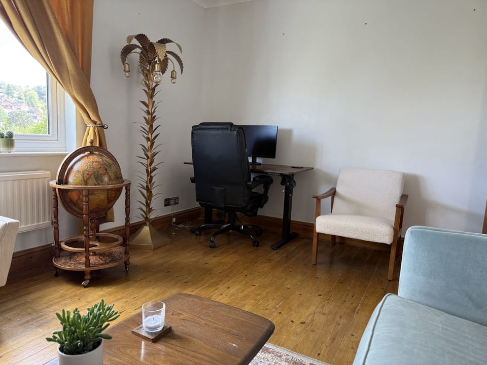 Living Room / Lounge