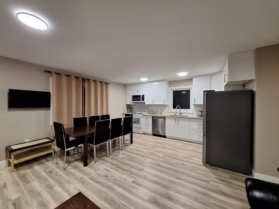 Dining/Kitchen