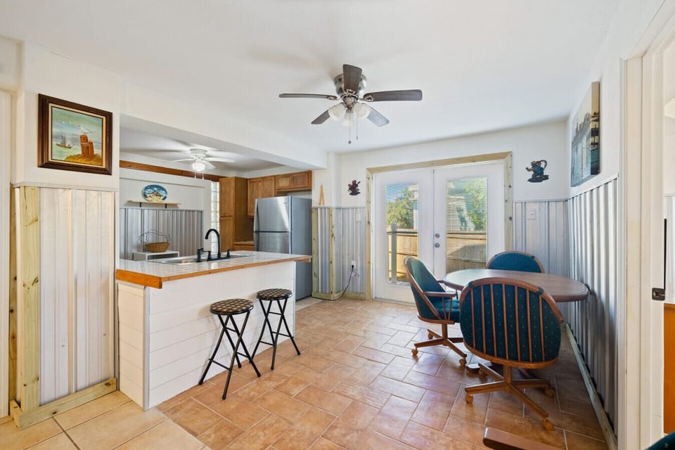 Island or table seating!