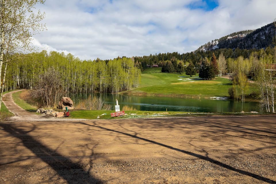 8th hole aspen hills
