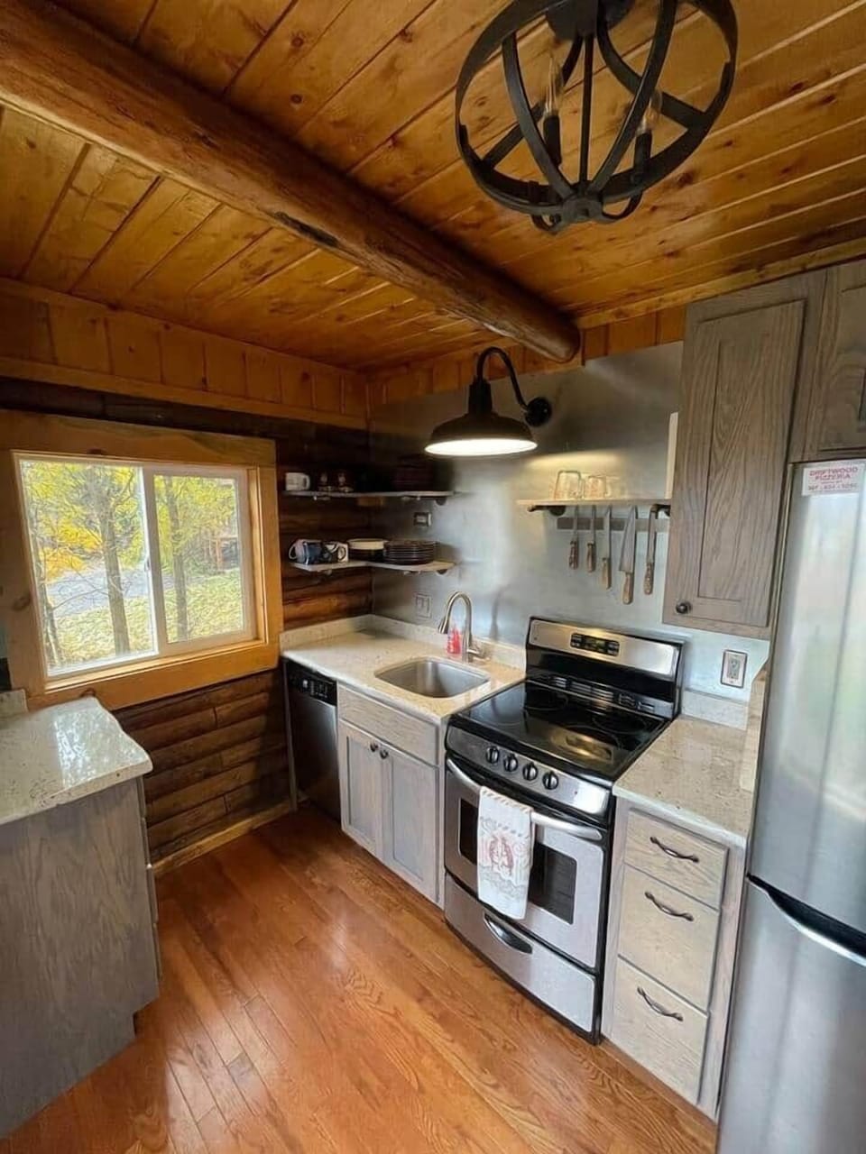 Fully Updated Kitchen complete with granite counter tops!!