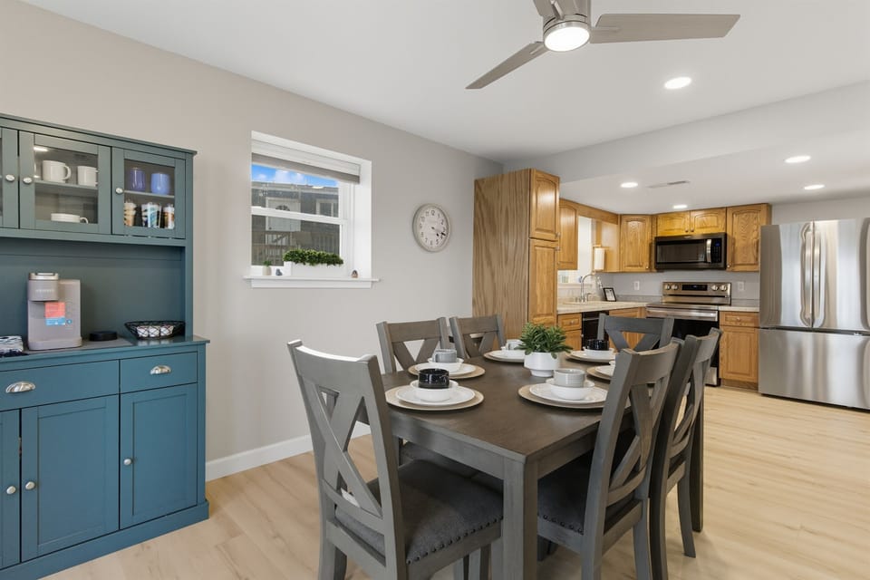 Kitchen/Dining Area
