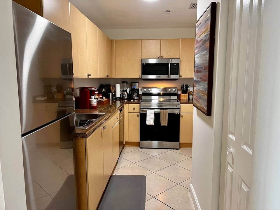 Brand new stainless steel appliances and a super equipped kitchen! 