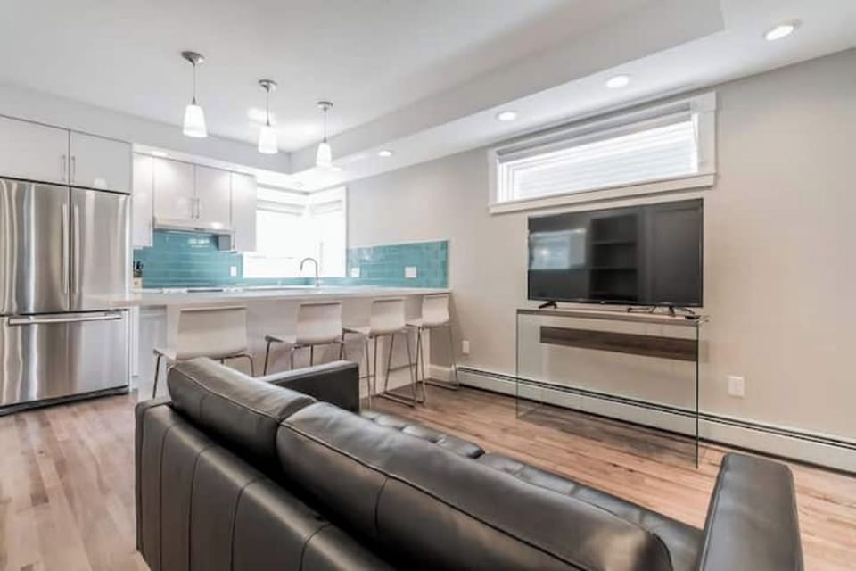 Open concept kitchen - living room 