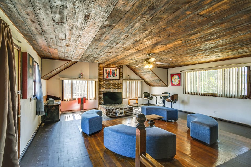 Guthrie Center Vacation Rental | 4BR | 2BA | Stairs Required | 2,800 Sq Ft