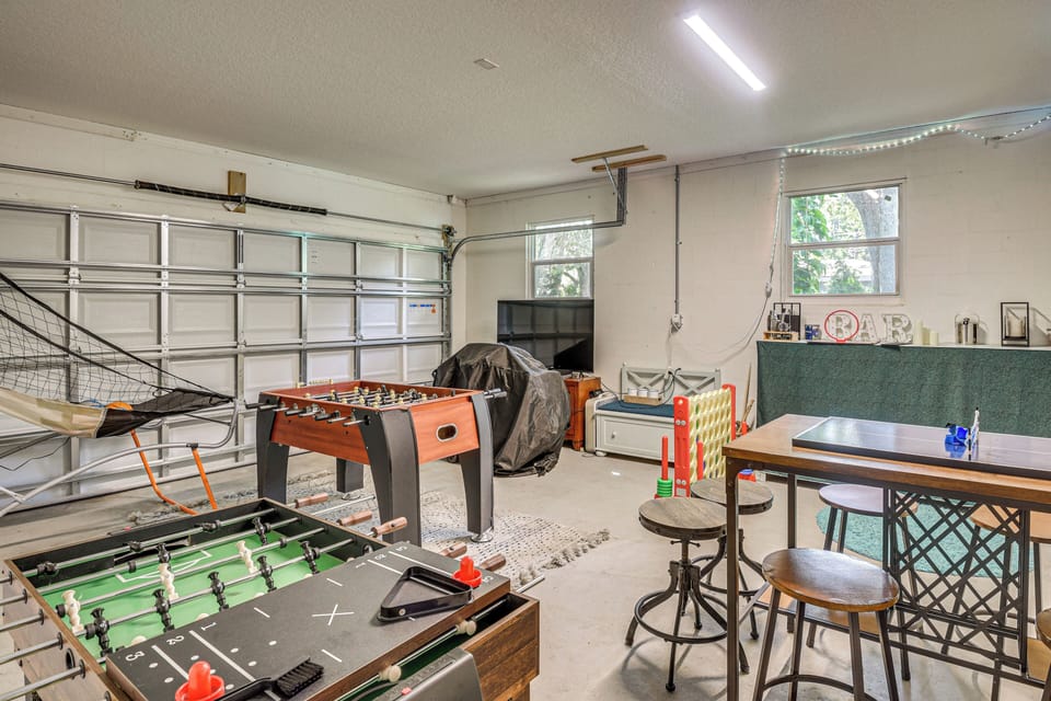 Game Room | Garage | Bar Area