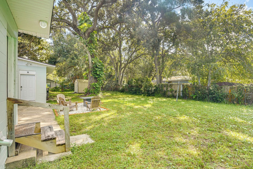 Fenced Backyard | Gas Fire Pit Table