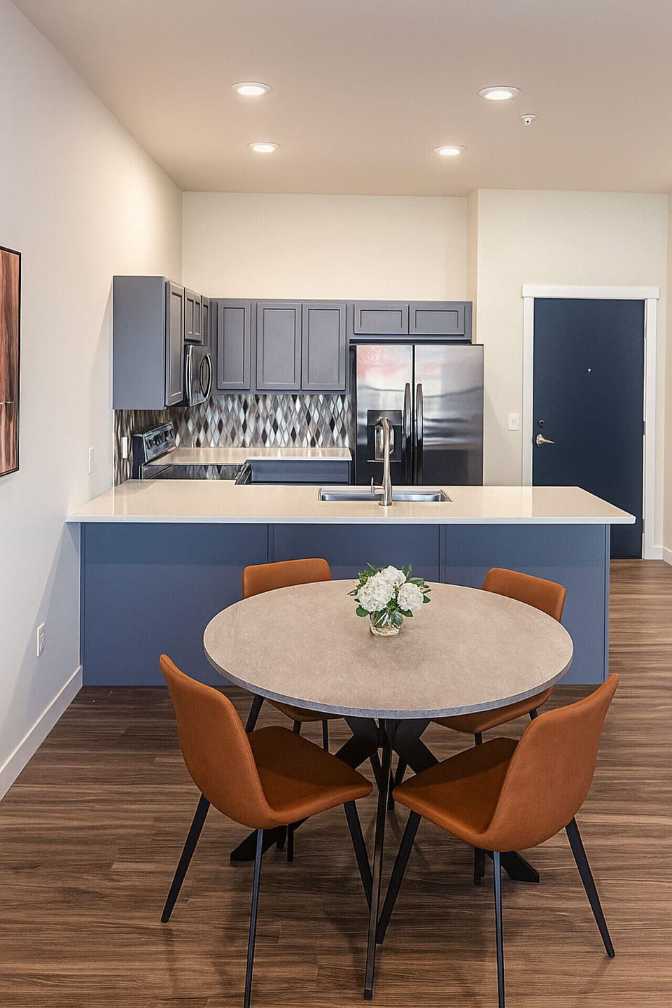 Dining Table & Kitchen