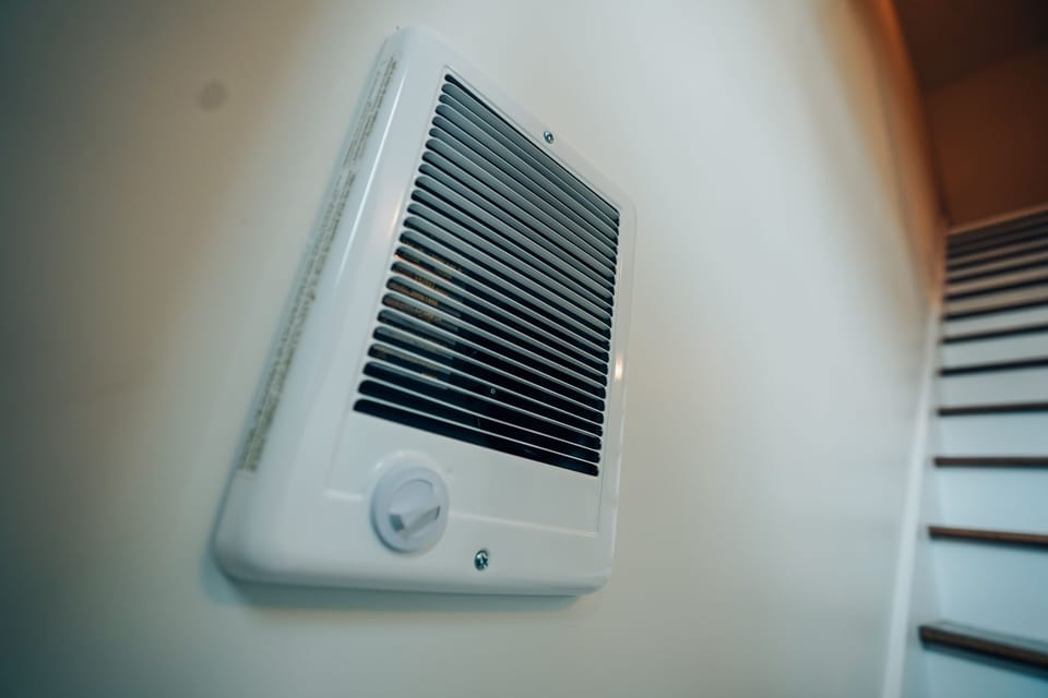 Heated entry way and automatic lighting.