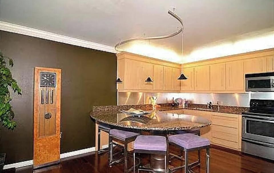 Kitchen Seats 6