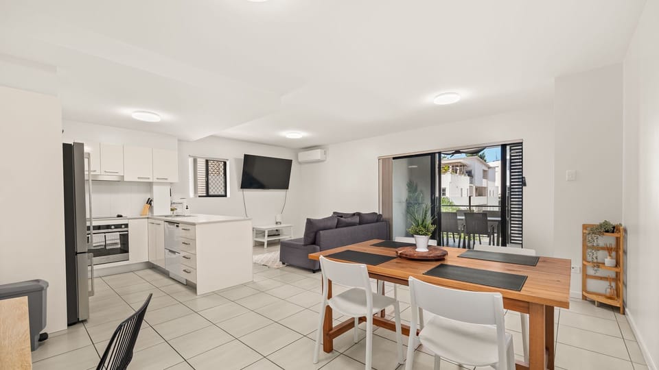 Kitchen/Dining Area/Living Area