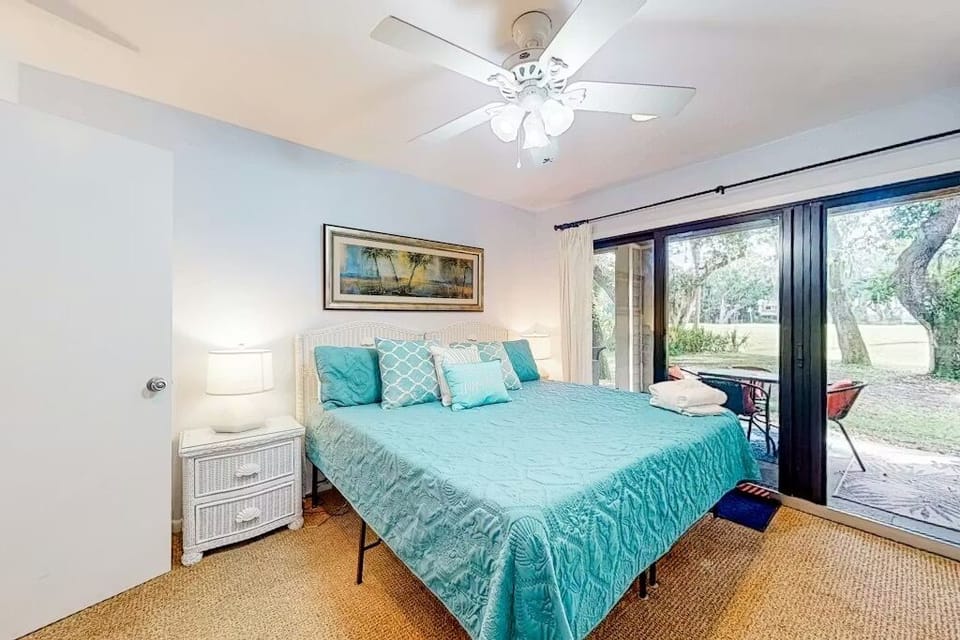 Second bedroom.