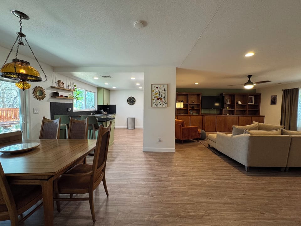 Kitchen, Dining Area, Living Room.