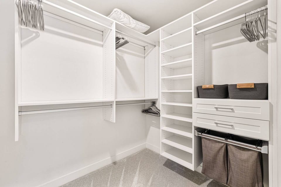Main Bedroom Closet