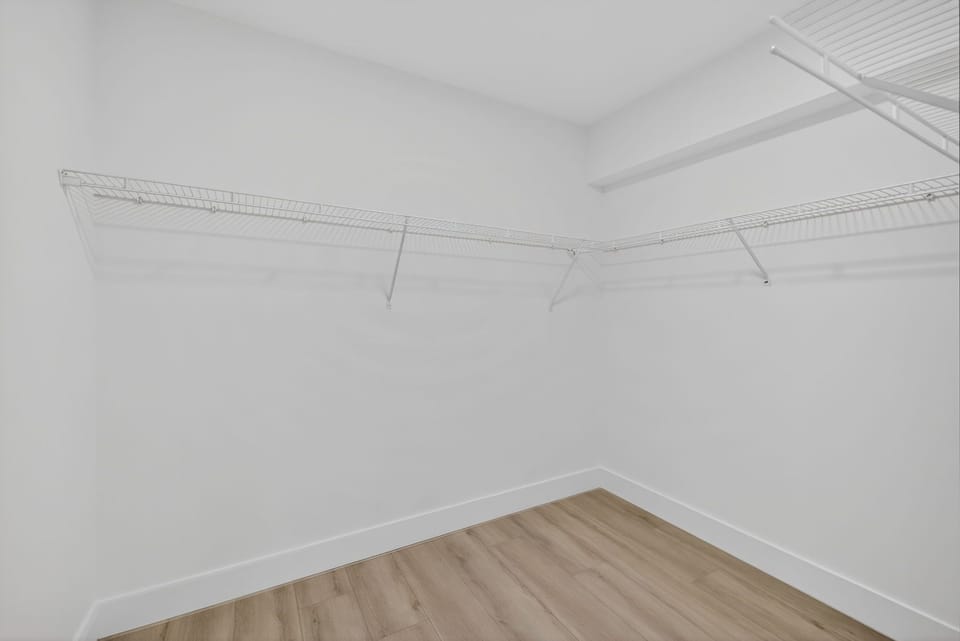 Walking Closet