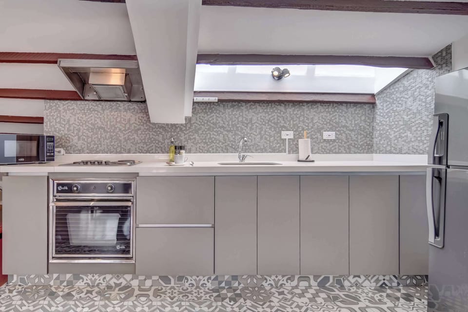 Clean and well-equipped kitchen
