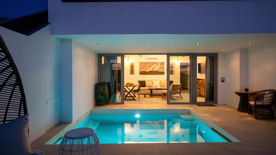 Private pool - Veranda