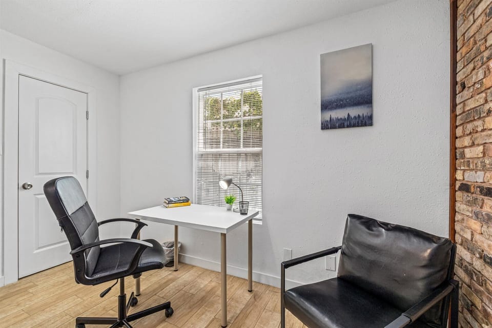 Do you need to finish some work? No problem, we got you covered! We have a desk + work chair + accent chair