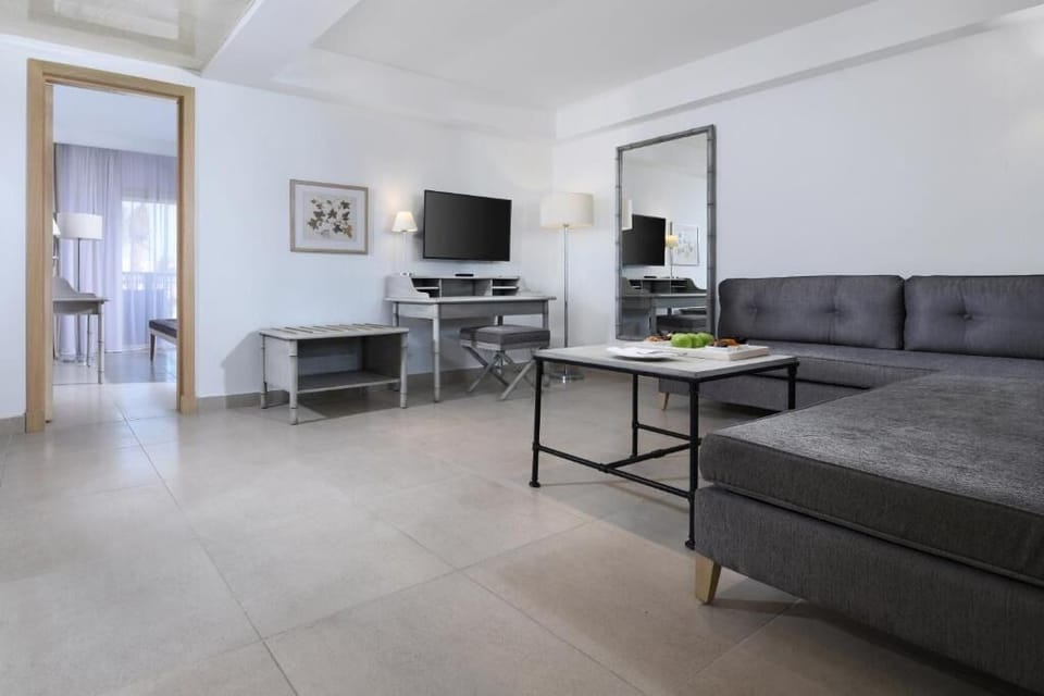 Stretch out together in the spacious lounge for relaxed evenings.