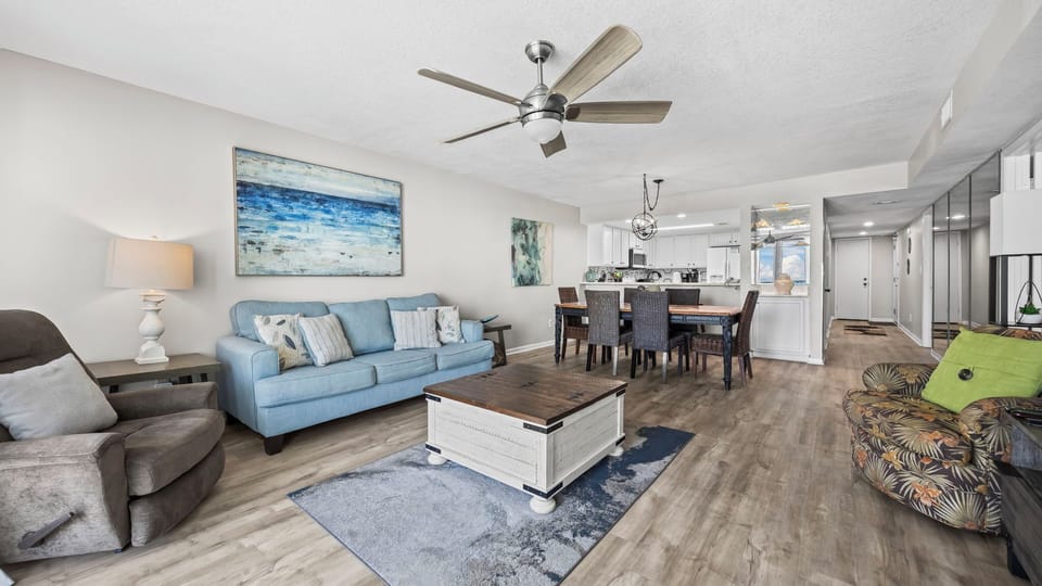 Romar Tower 4D - Living area