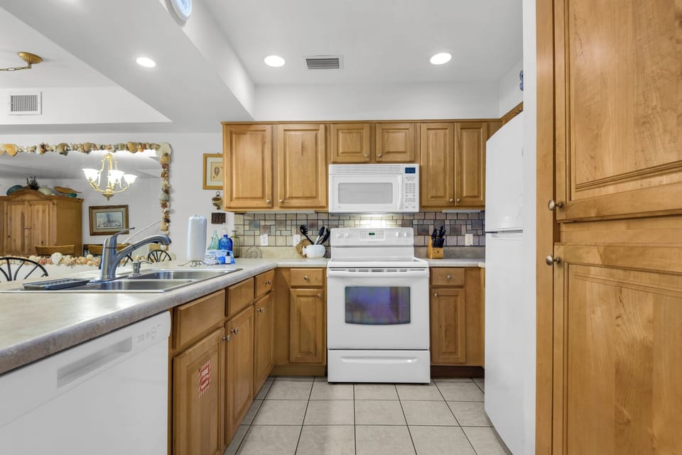 Kitchen has everything you need