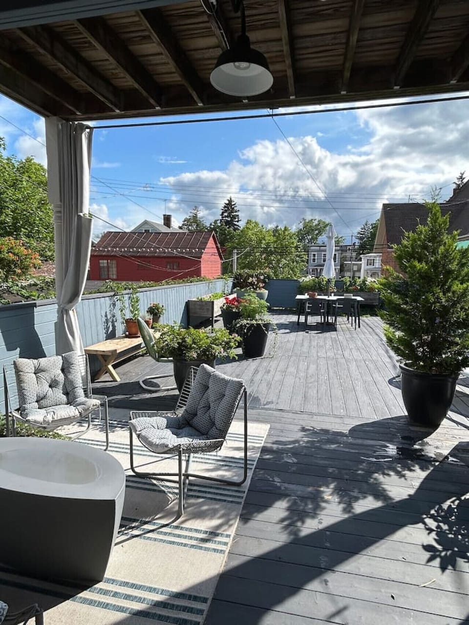 Outdoor dining