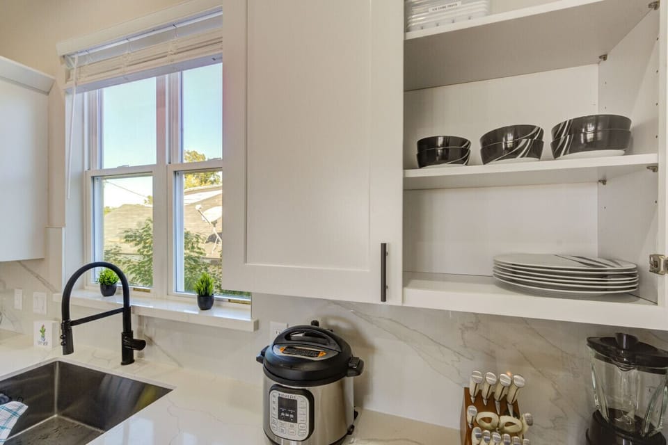 Fully stocked Kitchen