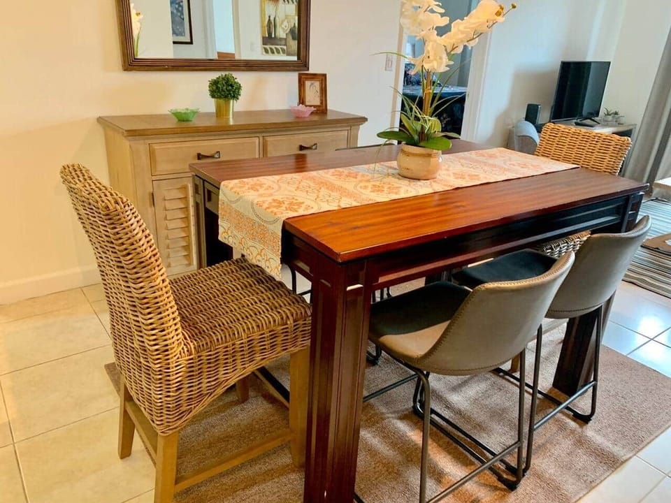 Brand new dining set