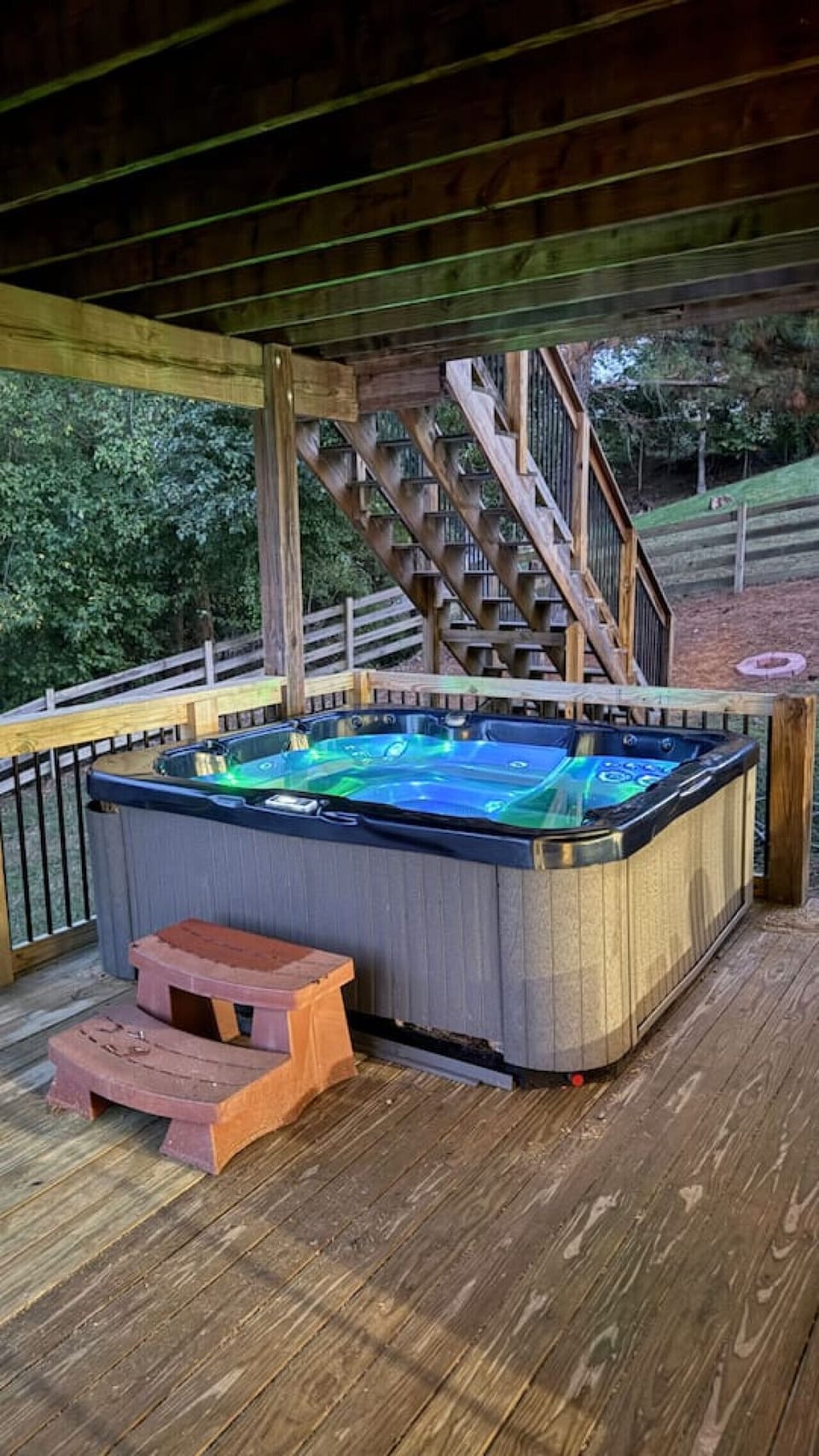 Outdoor spa tub