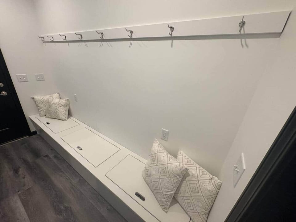 A closer look at the mud room by the laundry room upstairs.