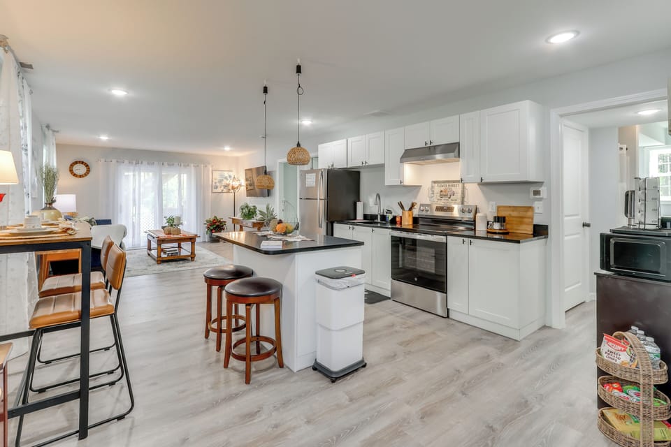 Kitchen | Drip Coffee Maker | Stove/Oven | Microwave
