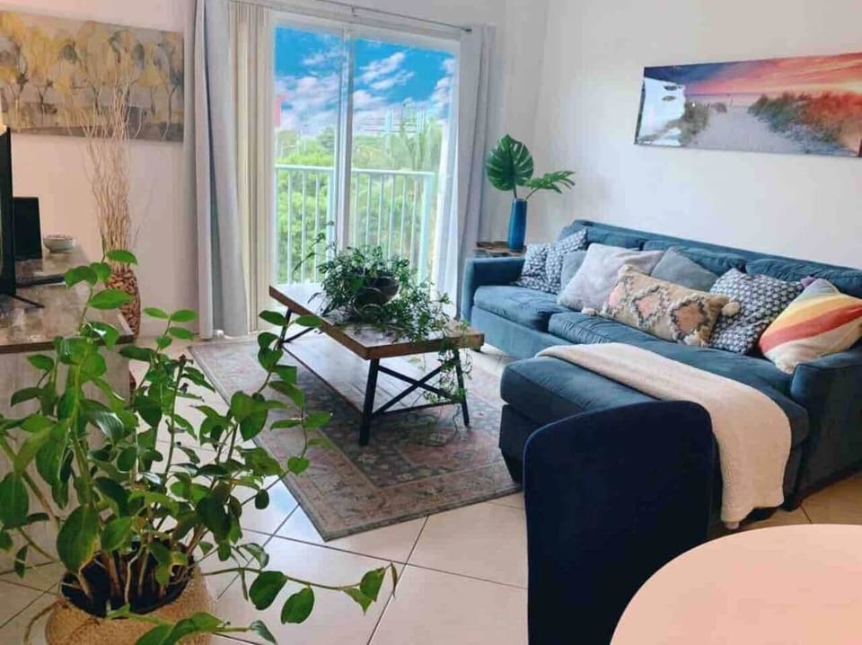 Modern and roomy 1b/1b apartment with a view of Coral Gables!