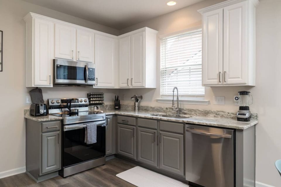 We offer plenty of kitchen appliances to cook and enjoy meals with family and loved ones!