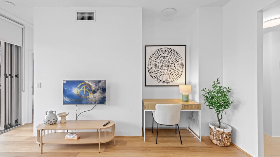 Living Area/Study Nook