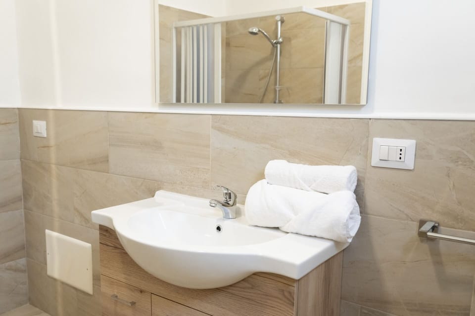 Bathroom 01