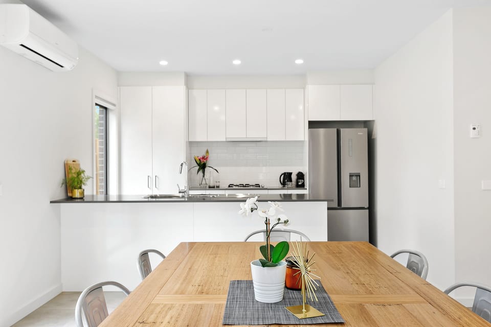 Lovely, bright & well equipped kitchen for all your culinary exploits...